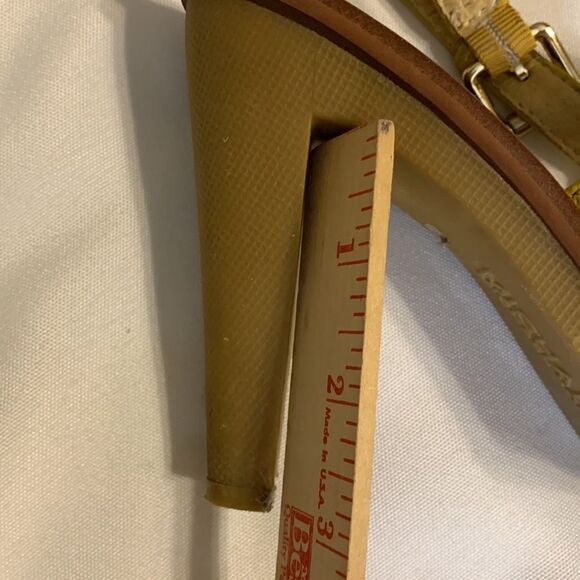 Michael Kors size 8 mustard color sandals/heels - Picture 7 of 11